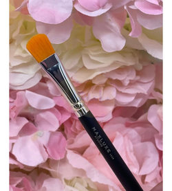 Max Luxe Studios Carve '1026' Concealer Brush